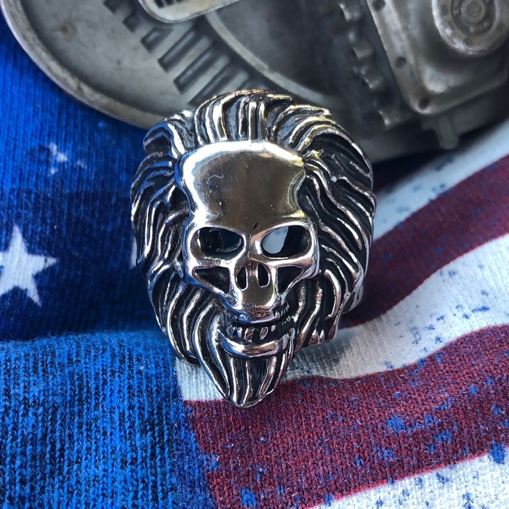 Men’s Stainless Steel Lion Skull Ring